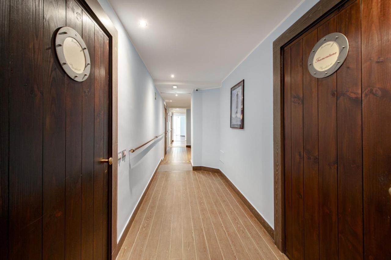 Residenza Pizzofalcone เนเปิลส์ ภายนอก รูปภาพ